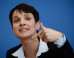 Britischer Moderator demontiert Frauke Petry und AfD Britischer Moderator demontiert Frauke Petry und AfD