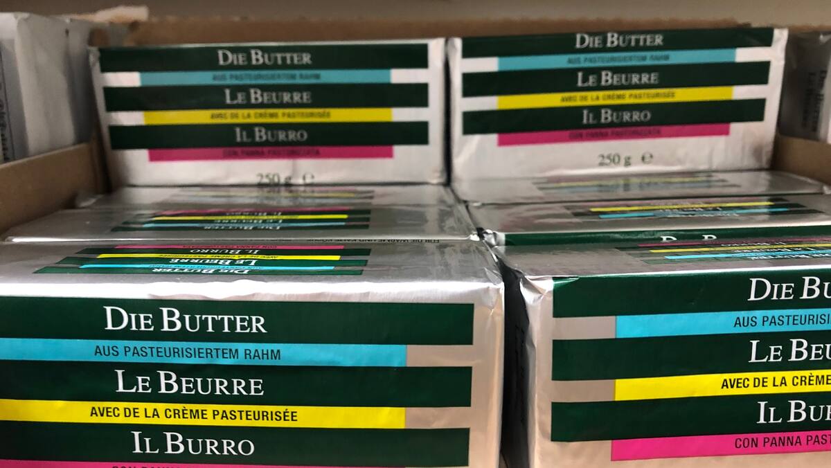 Verpackung aus der Schweiz, Inhalt aus der EU: Diese Butter macht Konsumenten und Bauern ranzig