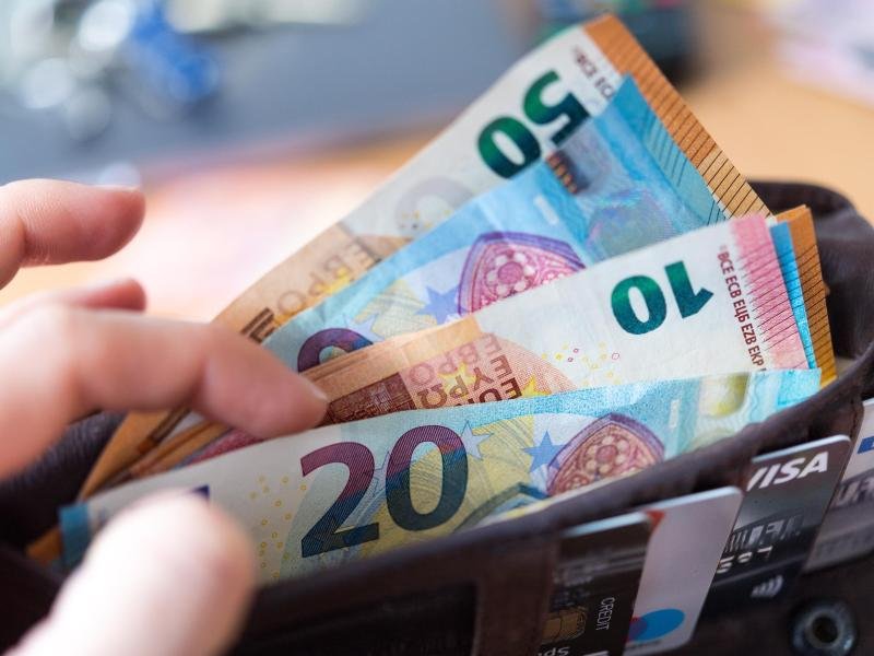 Gehaltsvergleich: So viel verdienen Arbeitnehmer im Durchschnitt — und diese Jobs bieten die höchsten Gehälter