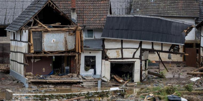 Unwetter in Schuld: Hochwasser lässt Häuser einstürzen, mehrere Tote – Bilder einer Katastrophe